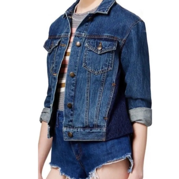 Free People Denim Jacket Women's XS Blue Lace Inset Raw Hem Coastal Festival - Picture 1 of 2